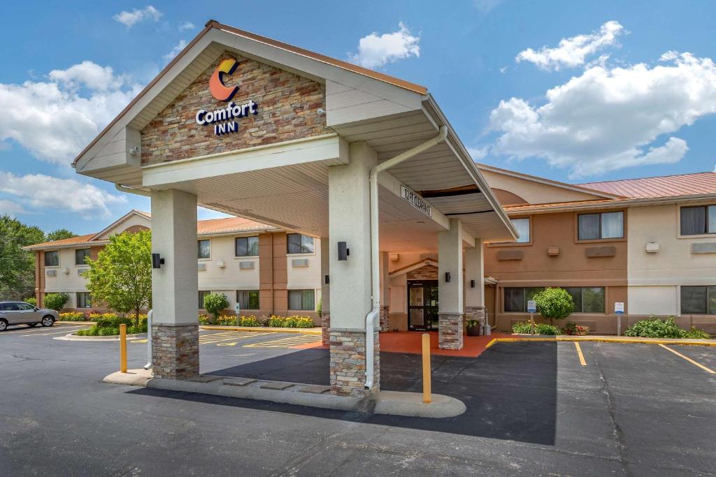 Comfort Inn Moline - Quad Cities Main image 1